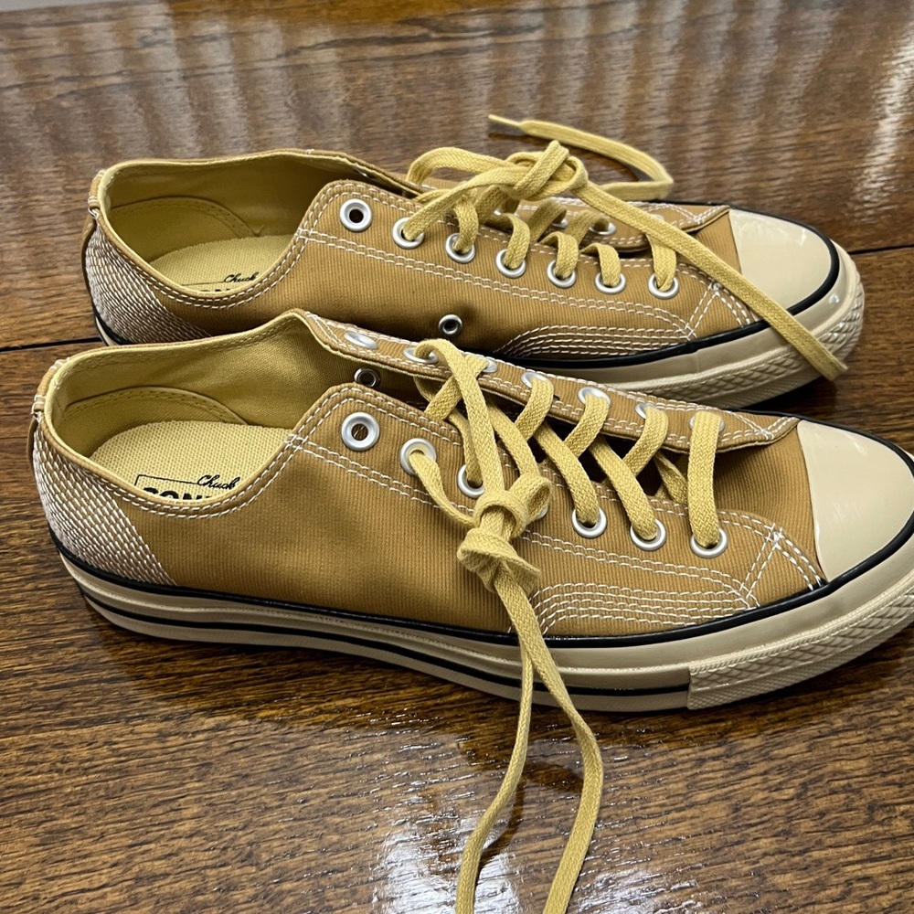 NWOT Rare Converse golden tan Sneakers - Picture 3 of 8